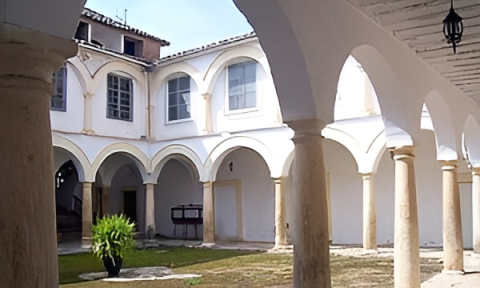 Catálogo de los fondos del archivo del museo de la Colegiata de Santiago Apostol de Castellar (Jaén), obra de Mº Carmen Ropa González