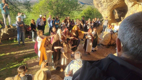 Caminata para realizar la ofrenda en el Equinoccio de Primavera