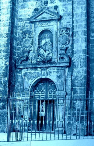 Gastos para el cultivo divino y su decencia de la Colegial en el año 1752