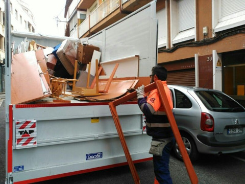 Cambio provisional del día de la prestación del servicio recogida de muebles y enseres