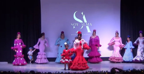Video del desfile solidario organizado por la Asociación Clara Campoamor
