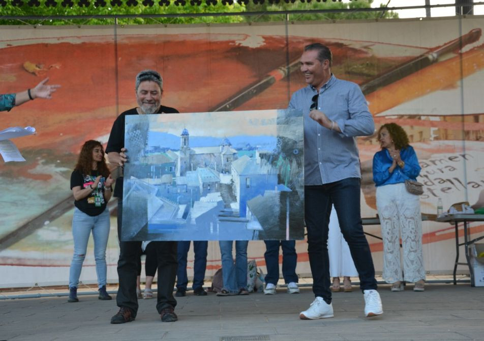 - Premio nº 15, donado por ESPECTÁCULOS ARMANDO, S.L., valorado en 600 €, a la obra nº 95 del/de la pintor/a Francisco Segovia Aguado, del Casar (Guadalajara)